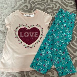 Cute blouse and capris